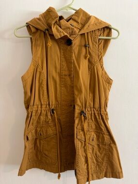 Maurices Hooded Utility Vest in Mustard Brown